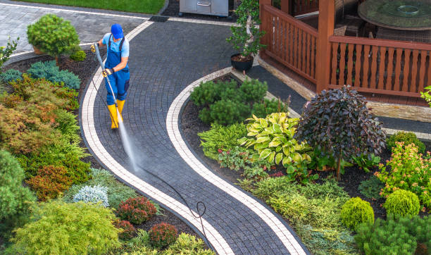 Best Deck Pressure Washing  in Lyndonville, VT